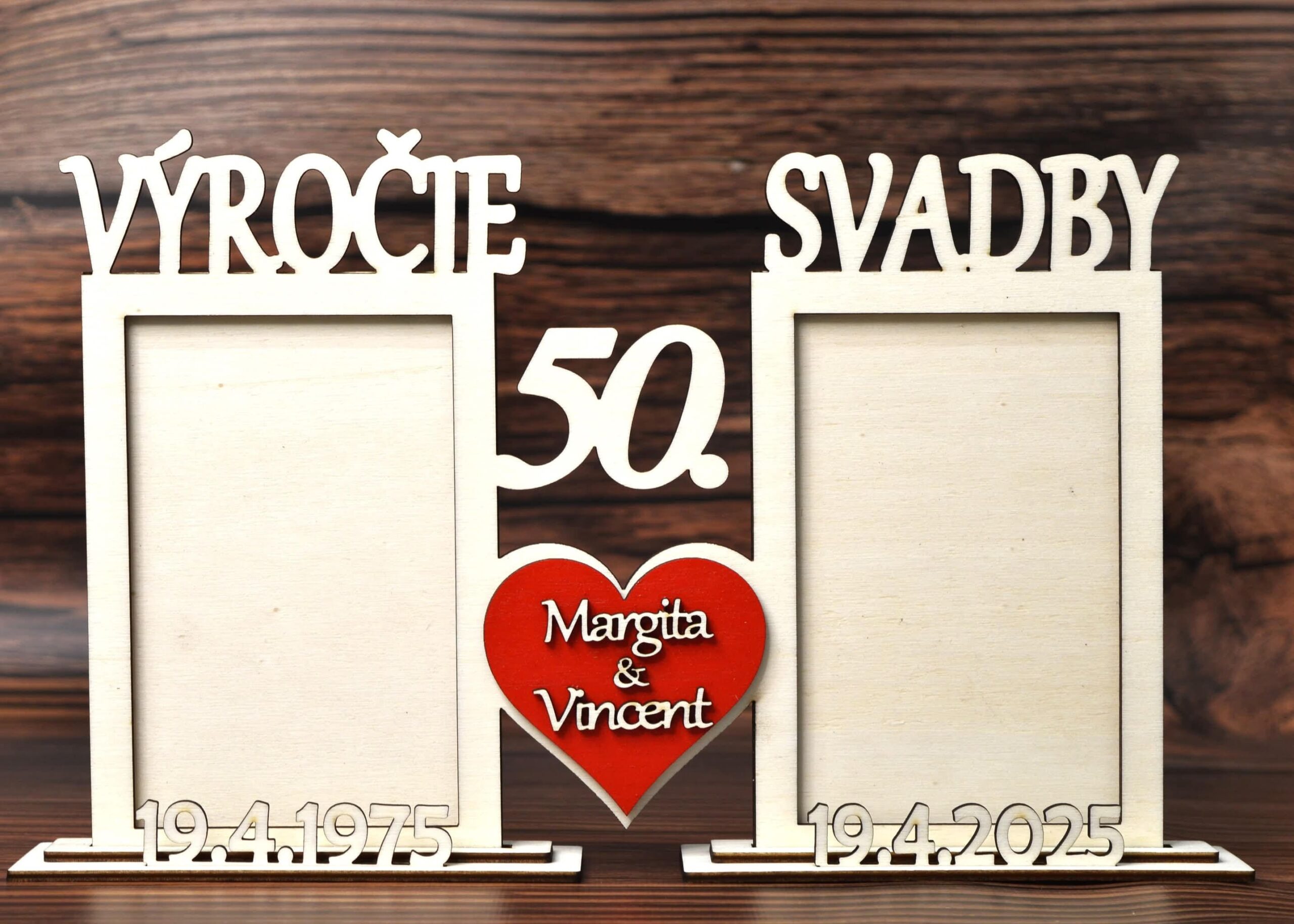Dvojitý drevený fotorámik s červeným srdiečkom 6