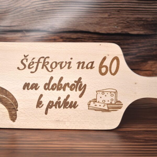 Drevená doska na krájanie - Šéfkovi na dobroty k pivku 11