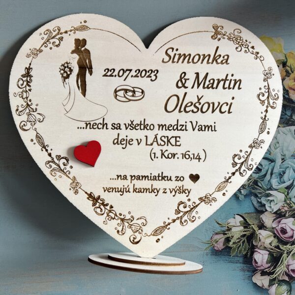Srdce pre novomanželov s ornamentom a červeným srdcom 2