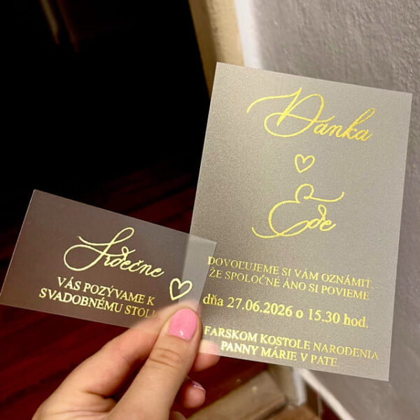 Mliečne oznámenie s metalickou zlatou tlačou a jemným srdcom 188